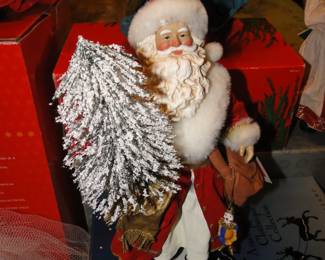 Clothique Santa