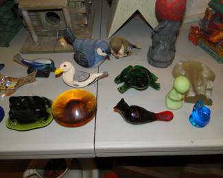 Small glass and wooden pieces