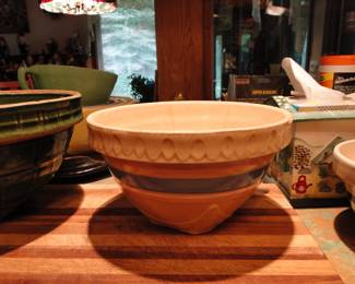 Pottery mixing bowl