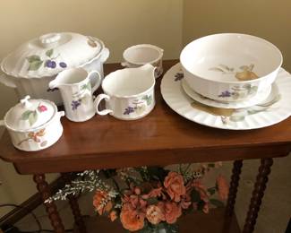 Mikasa maxima, fruit pattern, dishes, quality side table.
