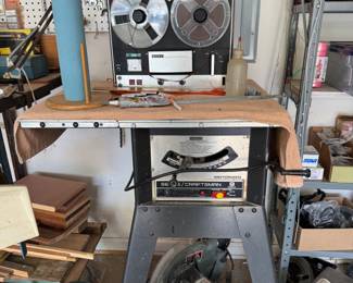 Reel to reel tape recorder