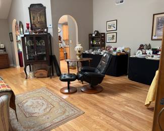 Stressless chair and ottoman