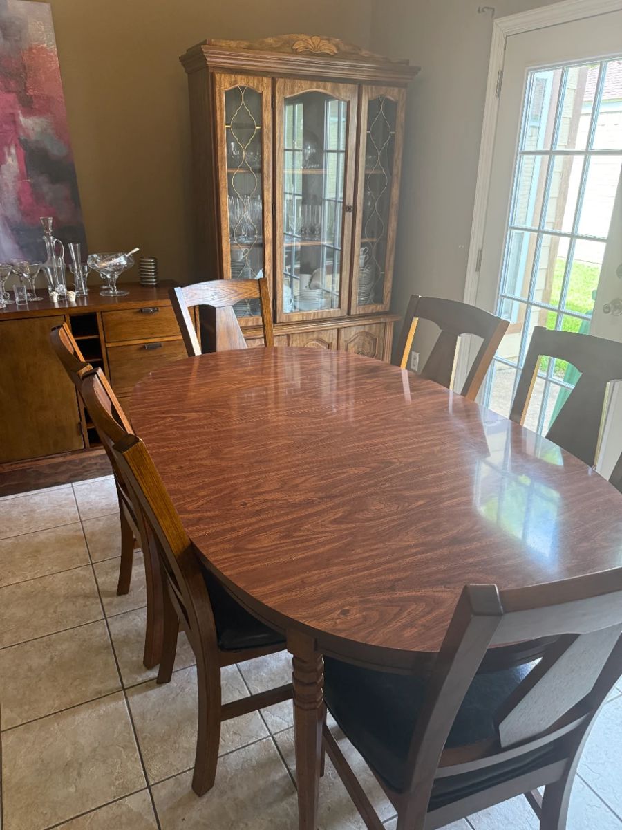 Solid wood dinning room table