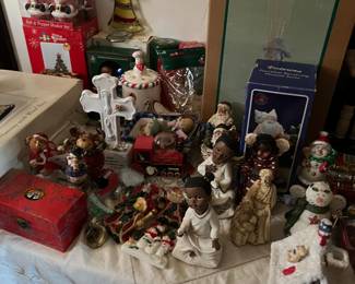 FigurinesLots of misc