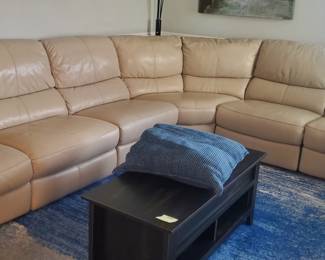 ELECTRIC RECLINERS VERY GOOD CONDITION