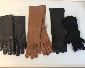Ladies gloves $40