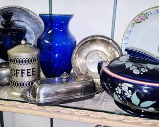 Hall "Cobalt Sundial" 2 pcs. casserole bowl (as is chipp inside bowl)