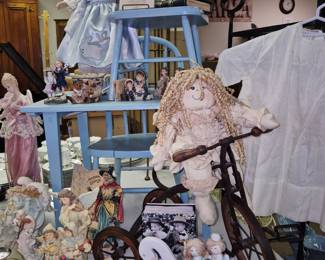 3 pcs. painted table set