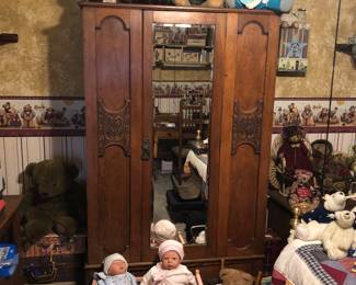 Vintage dolls and plushies