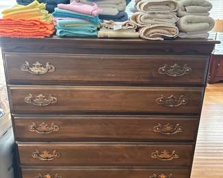 Chest of drawers