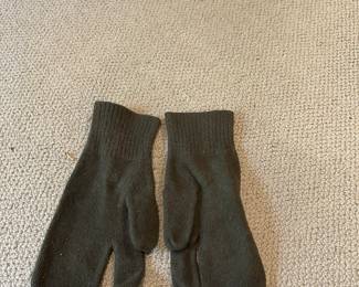 HUNTER'S TRIGGER FINGER MITTENS