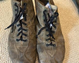 NOT SURE IF MILITARY LEATHER BOOTS