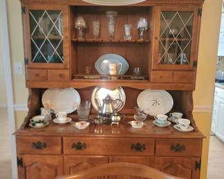 Maple Hutch