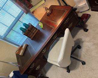 Mahogany executive desk with drawers