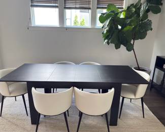 Dining room table