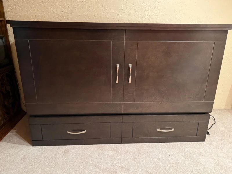 1 LikeNewMurphyBed