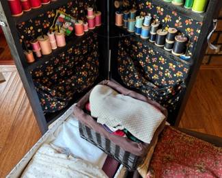 25 VintageThreadCaseBasketsofVintageFabrics