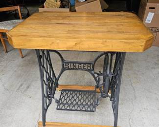 159 VintageSingerSewingMachineTreadleTableWithOakTop