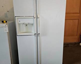 158 GENoFrostRefrigeratorFreezer