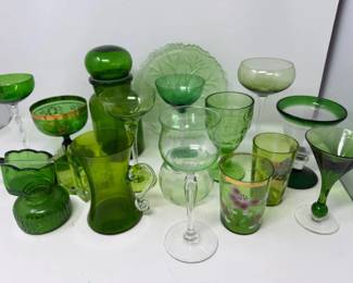 217 GreenGlassFentonUraniumPiecesAllDifferent