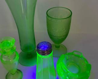 89 5PieceGreenUraniumGlassCollection
