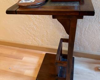 284 SlateTopSideTableDelftBlueCheeseboardDish