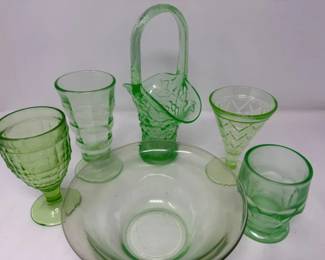 219 6PieceUraniumVaselineGlassCollection