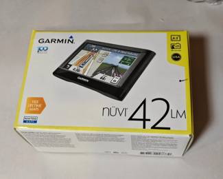 232 BrandNewInBoxGarminNuvi42LMGPSUnit