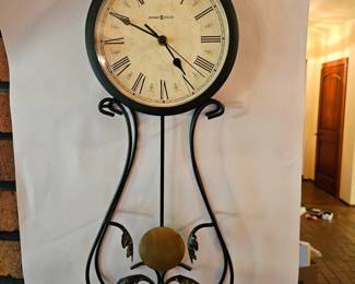 190 HowardMillerPendulumWallClock