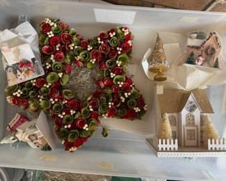 251 Christmas2PicksGarlandLightedHousesPinecones