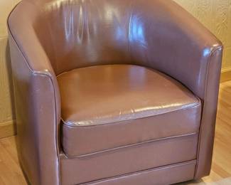 53 BrownFauxLeatherSwivelClubChair