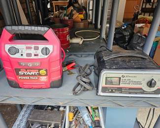 162 SchumacherAutoBatteryChargerSuperStartPowerPack