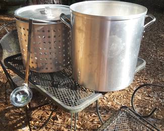 Never been used...40 qt.boiling pot or fryer