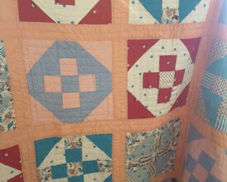 Vintage quilt in excellent condition