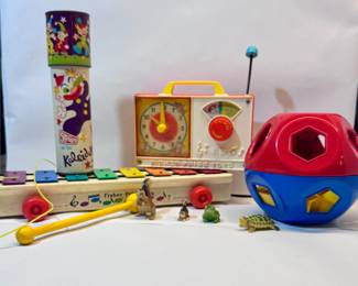 So many vintage toys on this sale! Make sure you go to our HiBid to see all the items.