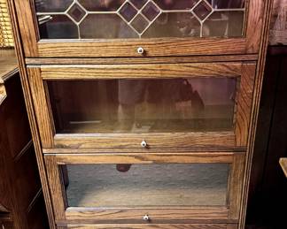 Vintage lawyer's bookcase - Make sure you go to our HiBid page to see all the items and more pictures.