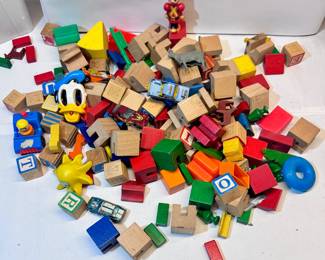 Vintage wooden blocks - Make sure you go to our HiBid page to see all the items and more pictures.