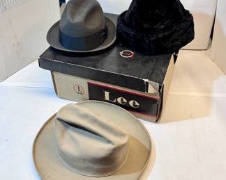 Vintage men's hats - Make sure you go to our HiBid page to see all the items and more pictures.