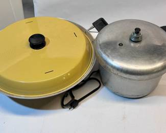 Vintage pizza maker & pressure cooker - Make sure you go to our HiBid page to see all the items and more pictures.