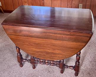 Solid wood mahogany table