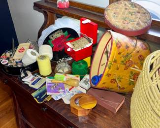 Vintage sewing supplies - Make sure you go to our HiBid page to see all the items and more pictures.