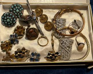 Assorted Vintage Costume Jewelry