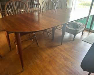 Great Mid-Century Dining Table w 4 Leaves