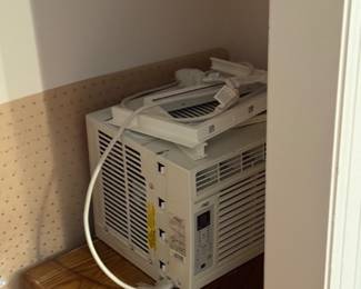 Window air conditioner
