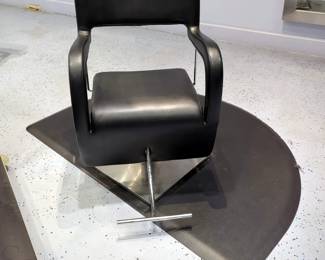 Salon Styling Chair with Floor Mat