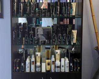 Salon Display Cabinet With Mirrored Back, Glass Shelves And Lower Storage