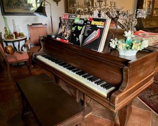 Lovely Steinway baby grand piano, lots of sheet music