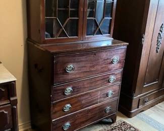 Beautiful vintage chest/hutch
