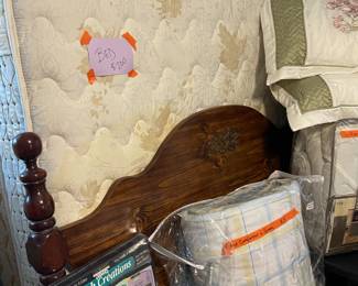 Full size bed - those are leaves on mattress!  Set includes headboard, dresser, nightstand