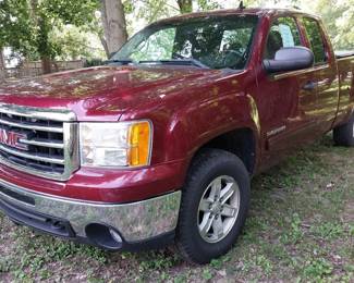 2013 GMC extended cab Sierra